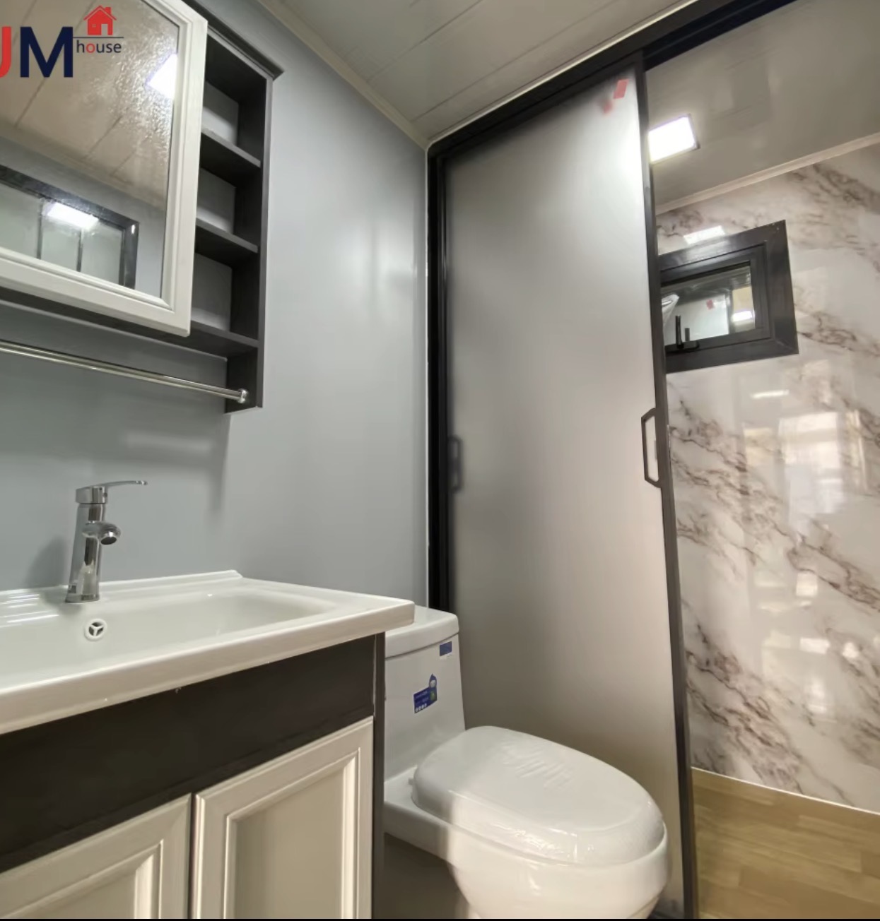 Casa Cápsula HOM360 baño
